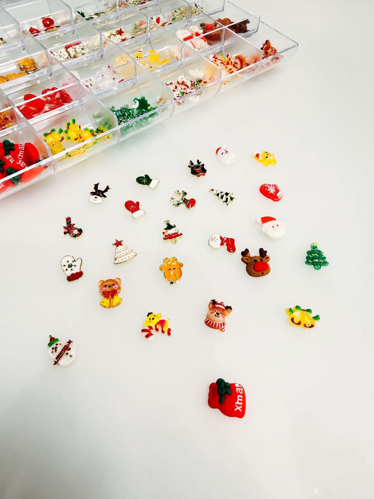 XMAS CHARM | BOX OF 24 STYLES