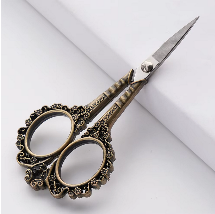 SCISSOR EMBOSSED | STAINLESS STEEL - 4.6"